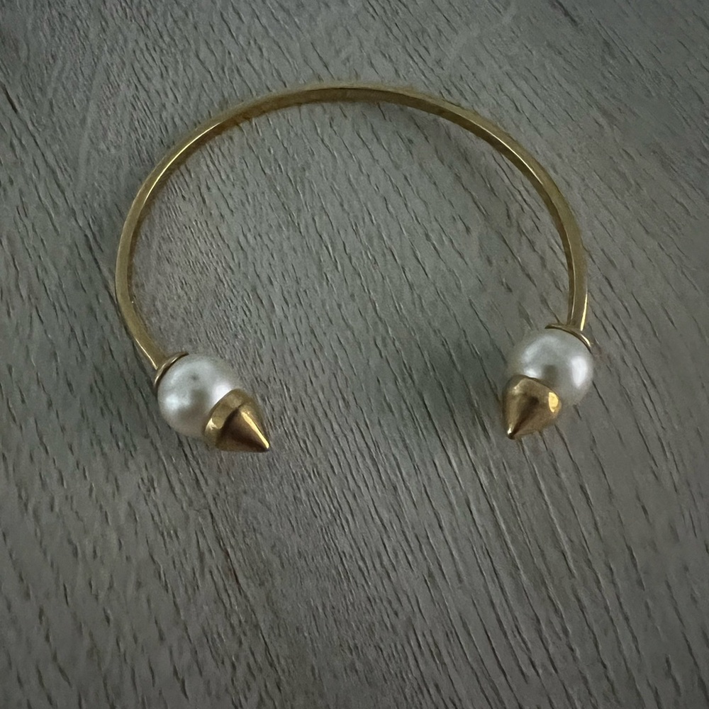 STELLA AND DOT PEARL SPIKE CUFF BRACELET